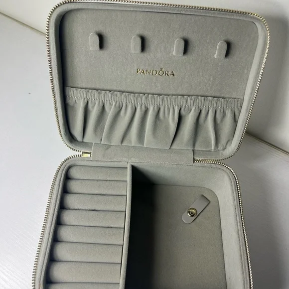 Pandora White Floral Zip Jewelry Case Travel Organizer Ring & Charm Storage - Picture 4 of 8